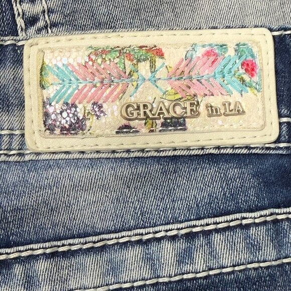 Grace In LA Capri Jeans Womens Sz 26 Blue Embroidered Pockets Distressed Denim - Picture 11 of 13